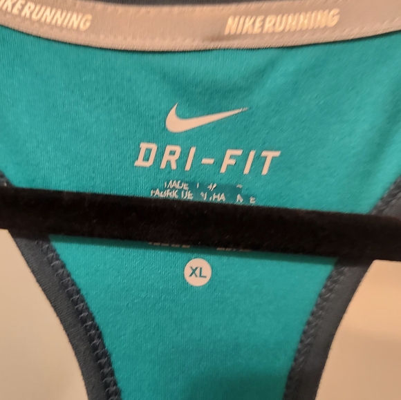 Nike dri-fit tank - Picture 2 of 3